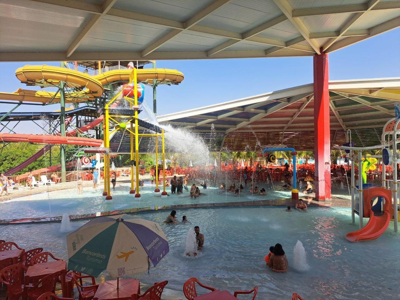 Piazza Diroma - Acqua Park E Splash 5* Caldas Novas
